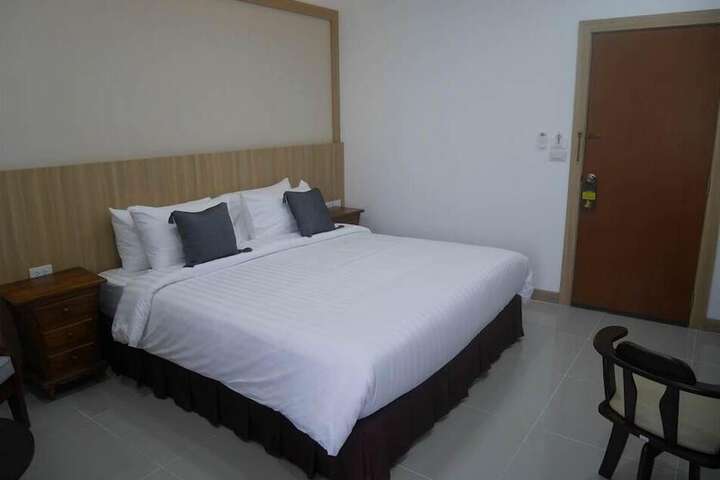 Room 6 of 57