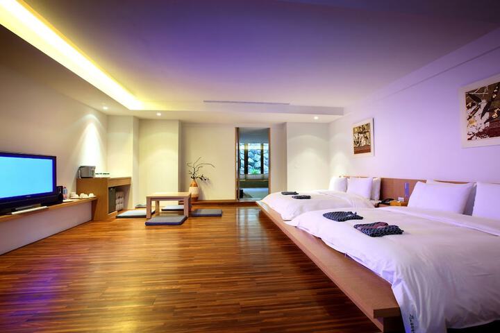 Room 8 of 58