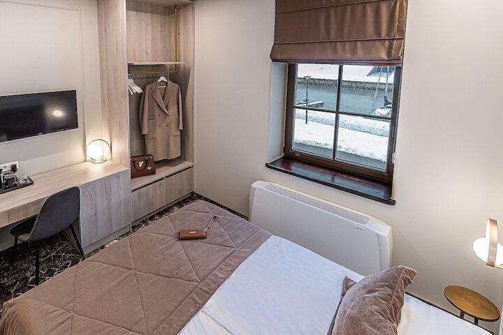 Room 7 of 45