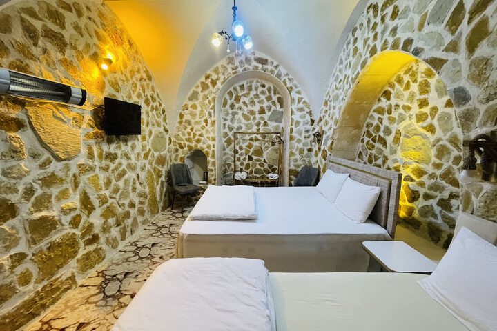 Room 6 of 54