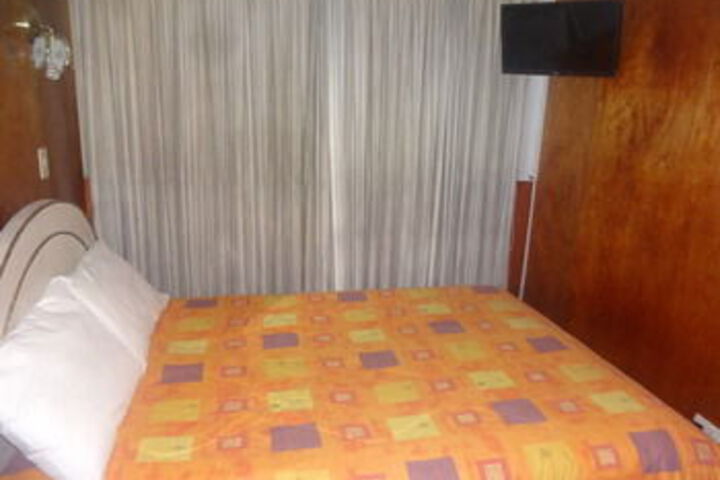 Room 15 of 28