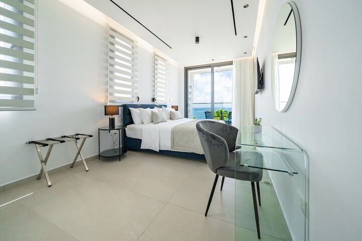 Room 47 of 77
