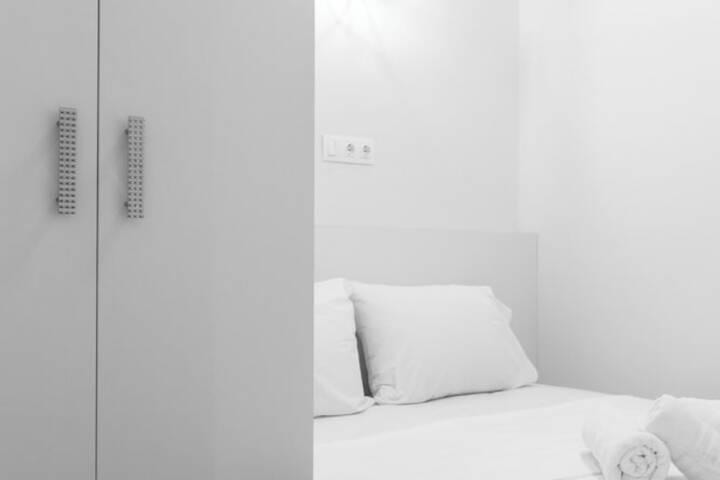 Room 17 of 60