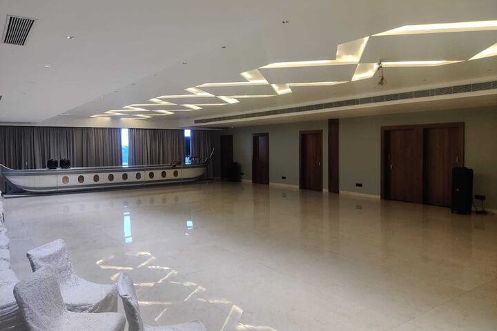 Ballroom/Hall 29 of 47