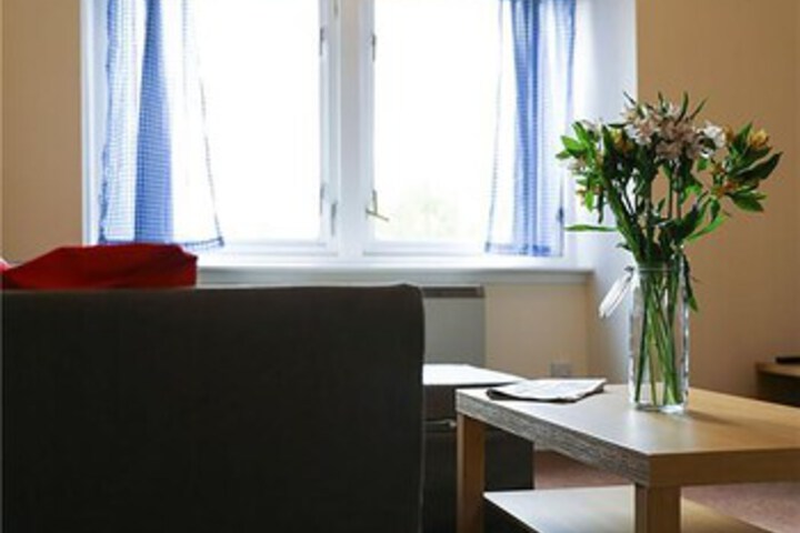 Room 10 of 13