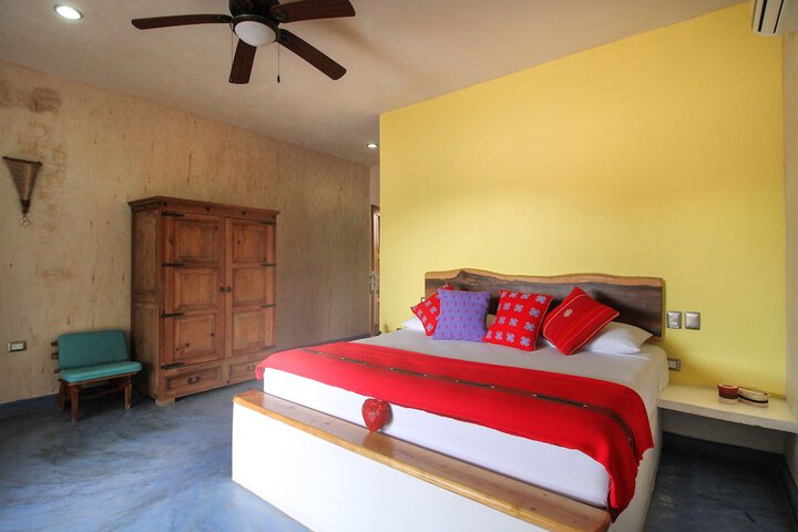 Room 47 of 147