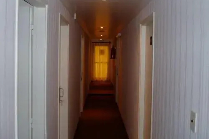 Room 10 of 10