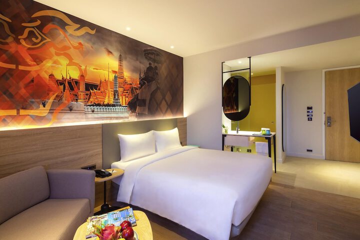 Room 14 of 93