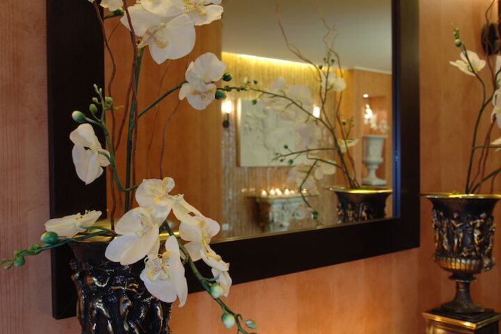 Ballroom/Hall 77 of 96