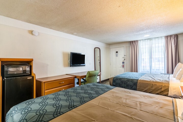 Room 6 of 37
