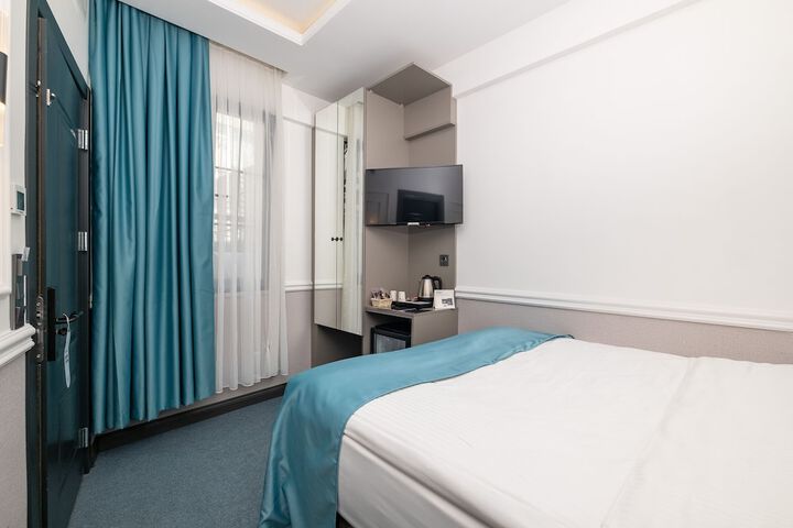 Room 6 of 49
