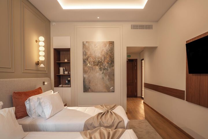 Room 3 of 48