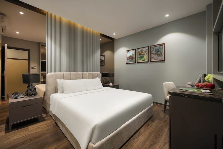 Room 6 of 32