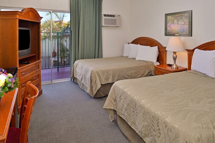 2 Double Beds (2 of 8)