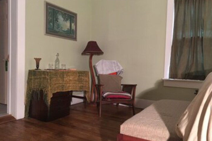 Room 13 of 16
