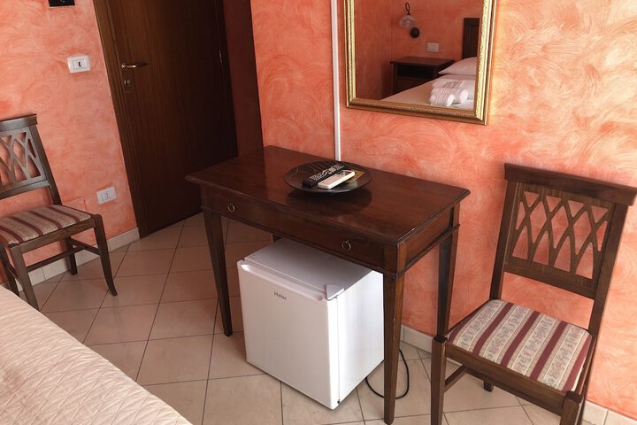 Room 50 of 53