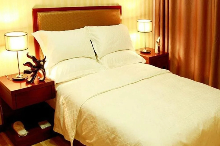 Room 4 of 4