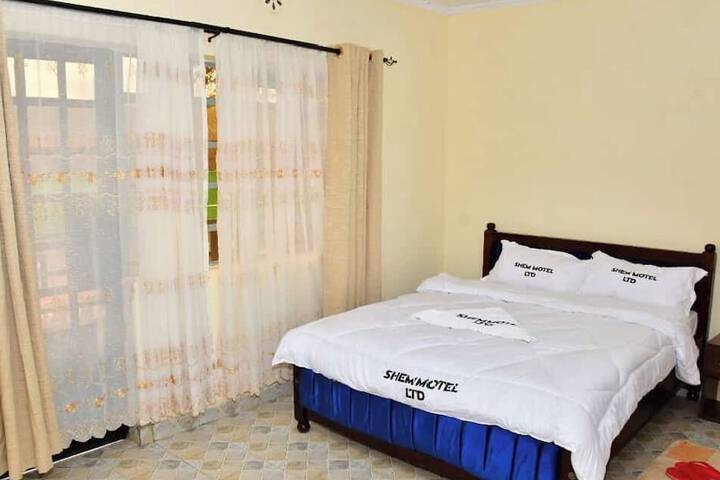 Room 4 of 6