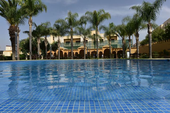 Pool 14 of 23