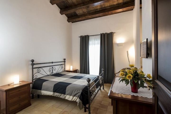 Room 5 of 26