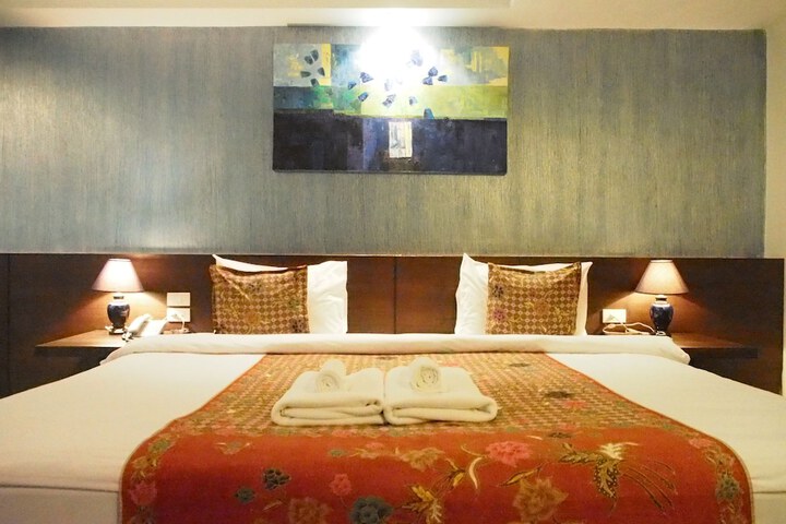 Room 34 of 62