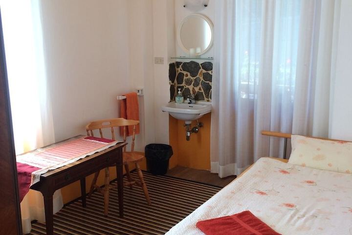 Room 14 of 20