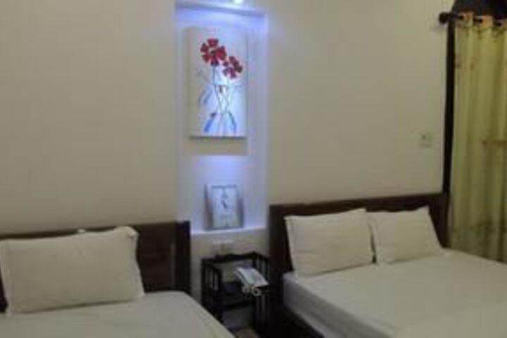 Room 9 of 15