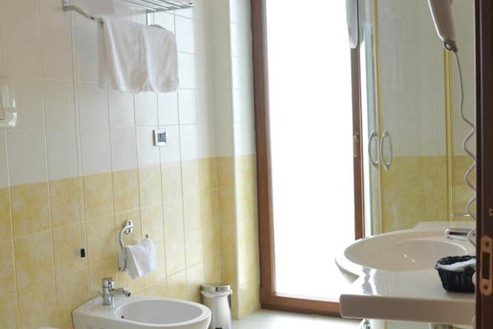 Room 16 of 29