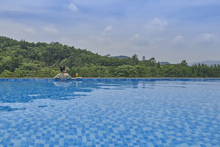Pool 44 of 81