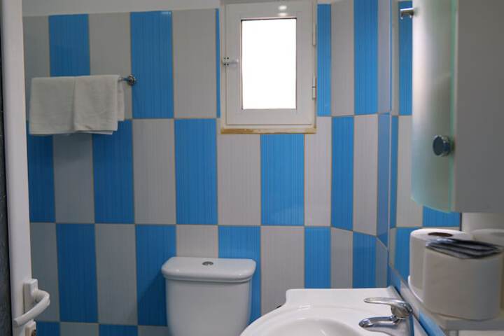 Room 83 of 108