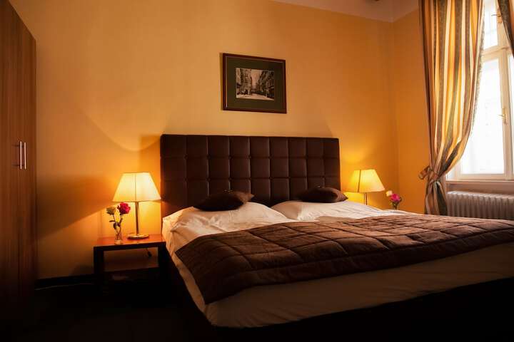 Room 6 of 67
