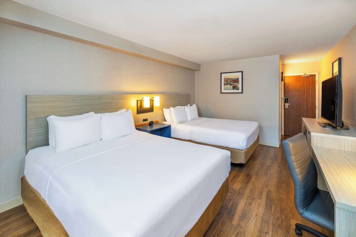 Room 40 of 90