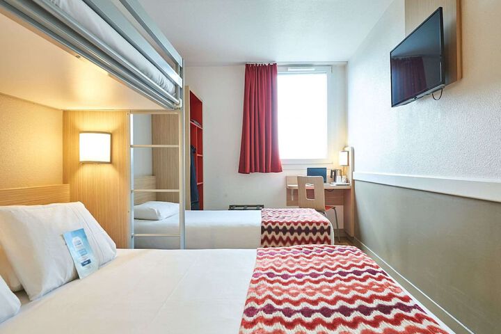 Room 9 of 38