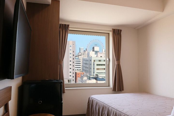 Room 9 of 32