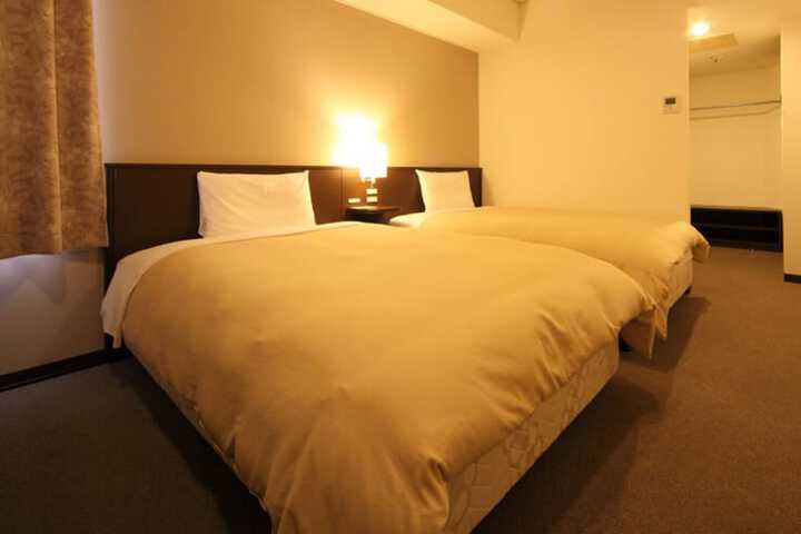 Room 17 of 43