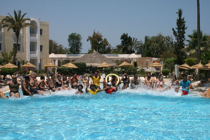 Pool 33 of 67