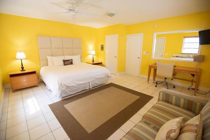 Room 10 of 27