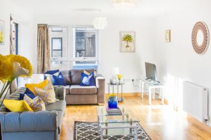 Large luxury 2 bed 2 bath Pym Court
