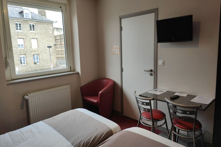 Room 3 of 56
