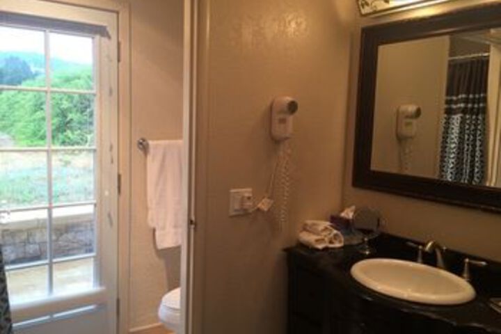 Room 2 of 38