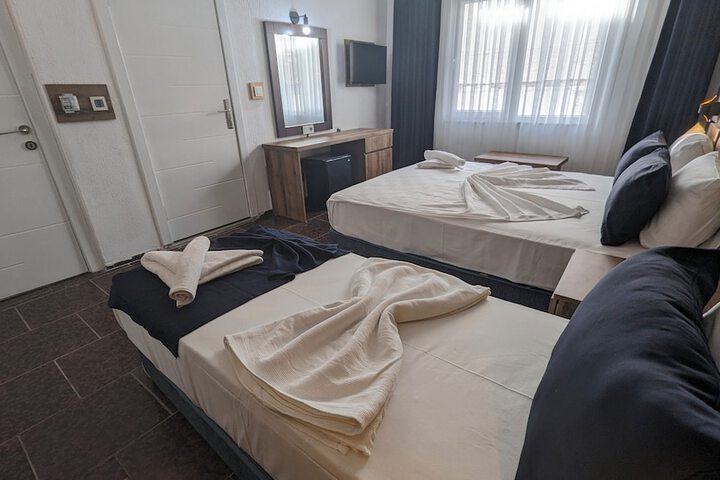 Room 11 of 20