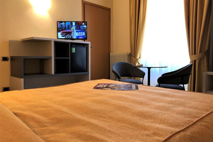 Room 13 of 65