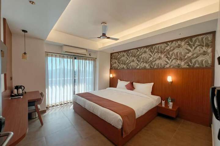 Room 7 of 13