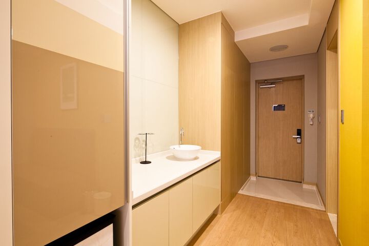 Room 7 of 101