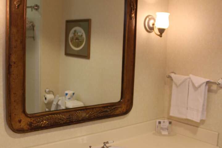 Bathroom sink