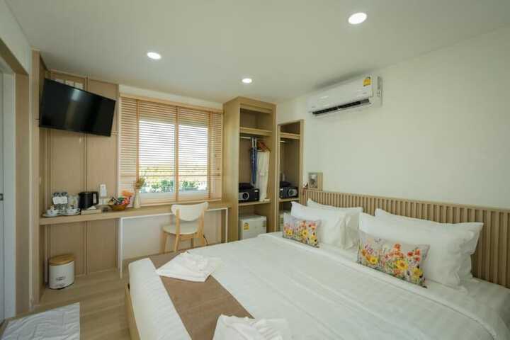 Room 52 of 105