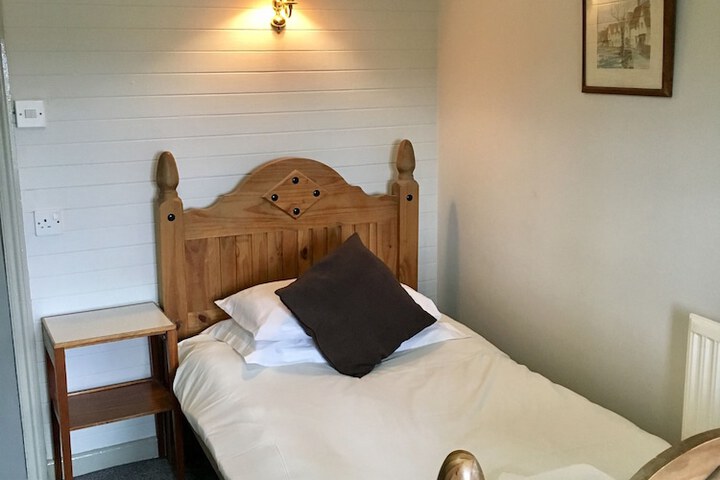 Room 2 of 30
