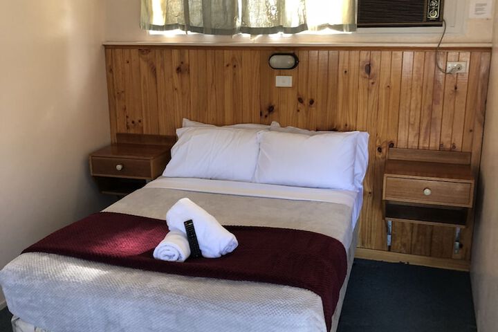 Room 2 of 20