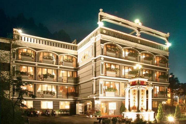 Ali-Shan Kaofeng Hotel