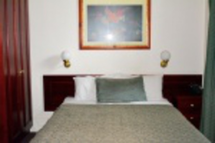 Room 413 of 768